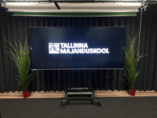Interaktīvais ekrāns i3TOUCH ULTRA ar sienas stiprinājumu - Tallinas Ekonomikas skola